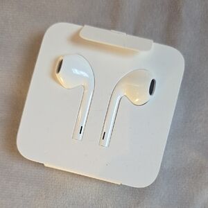 Apple White Wired Earbuds